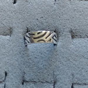New 925 silver ring sz 8.5